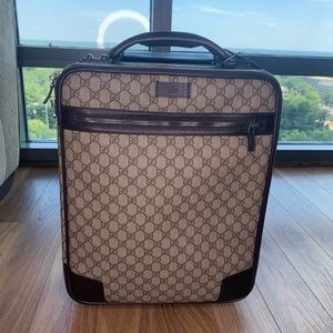 Gucci carry on